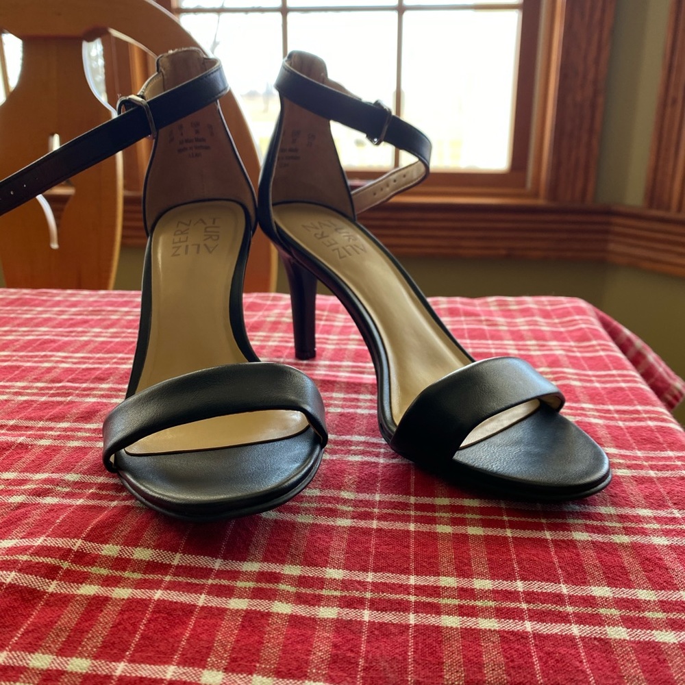 Naturalizer Pump Style High Heels
